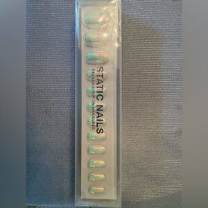 Static Nails New, in box. Reusable Pop-On Manicures® Aurora Round Nails Press On